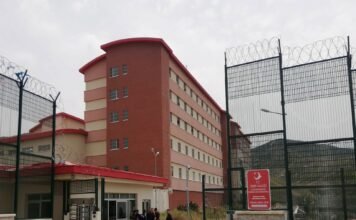 2 refugees severely beaten by security officers in Turkish repatriation center