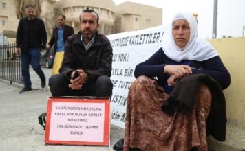 Şenyaşar family calls on people to break Ramadan fast with them in front of courthouse