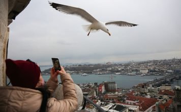 Turkey stops issuing residence permits to new Russian arrivals: report