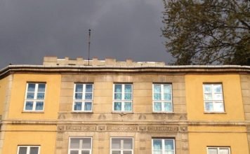 French school in İstanbul closes for 2 days due to risk of terrorist attacks in the city