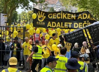 Protesters demand justice at ECtHR for victims of Turkey’s post-coup crackdown