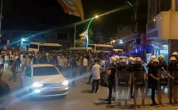 Kocaeli residents stage demonstration against Syrian refugees in wake of neighborhood dispute