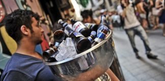 Radical Islamist party calls for nationwide ban on public alcohol consumption in Turkey