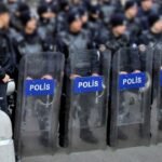 Turkish police fire rubber bullets on Kurdish protest march