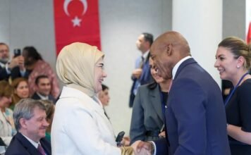 NYC mayor, indicted over corrupt dealings with Turkish gov’t, in court to face charges