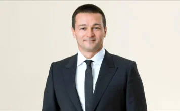 Turkish businessman hit with travel ban over Ramadan email controversy