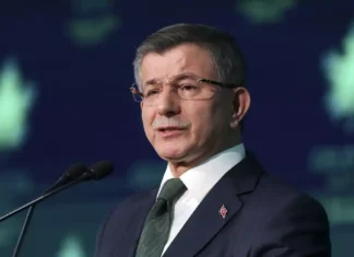 Former Turkish prime minister, ex-Erdoğan allies call for retrials after ECtHR ruling on coup-era conviction