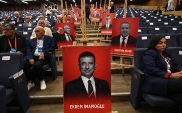 ‘Defect or be jailed’: opposition mayors face new threat in Turkey
