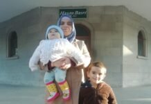 Turkish teacher jailed with 20-month-old after top court upholds Gülen-linked sentence