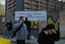 Turkish court puts 3 Sol Party members under house arrest over secularism banner