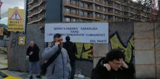 Turkish court puts 3 Sol Party members under house arrest over secularism banner