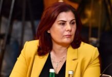 Turkish court acquits mayor months after defection to ruling AKP