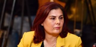 Turkish court acquits mayor months after defection to ruling AKP