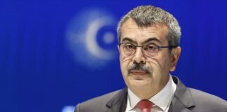 Turkey investigates 168 signatories of secularism manifesto after Education Ministry complaint