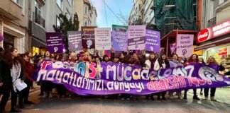 Thousands march in İstanbul for Women’s Day despite ban