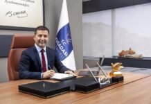 Mayor detained in western Turkey as crackdown on main opposition deepens