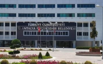 29 detained in probes linked to Antalya municipality in continuing crackdown on main opposition
