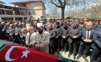 Outpouring of grief as Turkey buries school shooting victims