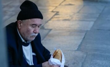 Report finds nearly 4 in 10 older residents in İstanbul struggling to make ends meet