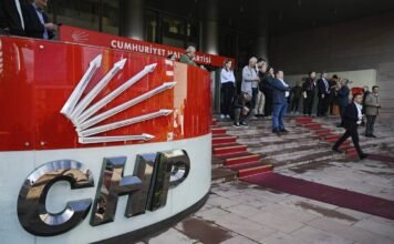 Opposition parties, bar associations, unions condemn ouster of Turkey’s main opposition leadership