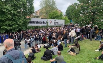 Erdoğan reverses order to close liberal İstanbul university after protests