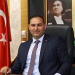 Mayor quits main opposition party amid reports of his talks to join the ruling party