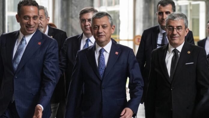 Özgür Özel and CHP lawmakers