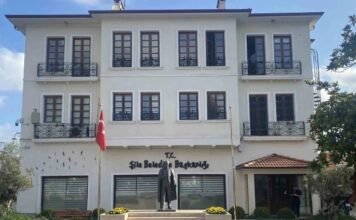 25 arrested in probes into 2 CHP-run municipalities in İstanbul, İzmir