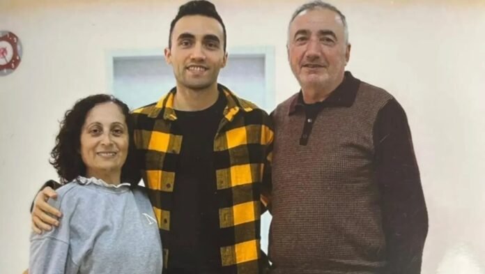 Alper Kalın and parents