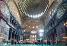 Russian couple detained, face deportation after Bible reading at Hagia Sophia