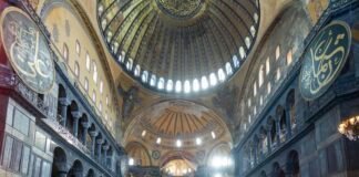 Russian couple detained, face deportation after Bible reading at Hagia Sophia