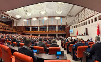Turkish lawmakers debate first bill in Kurdish peace process