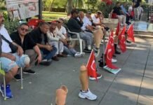 Police force conscript veterans, fallen conscripts’ relatives from Ankara park