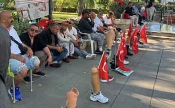 Police force conscript veterans, fallen conscripts’ relatives from Ankara park