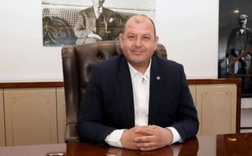 Turkish police detain CHP mayor, 14 others in İzmir corruption investigation