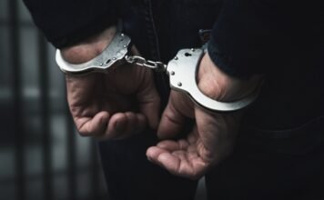 Man arrested for removing, damaging Erdoğan banner in northern Turkey