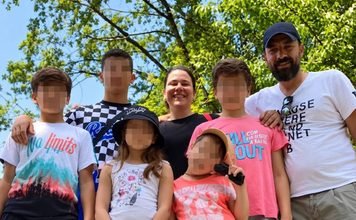 Turkish family with 5 children fights deportation from Switzerland