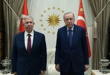 Ankara mayor quits CHP, says he will govern as an independent