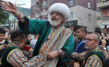 Turkish actor gives police statement over joke about state-appointed trustees